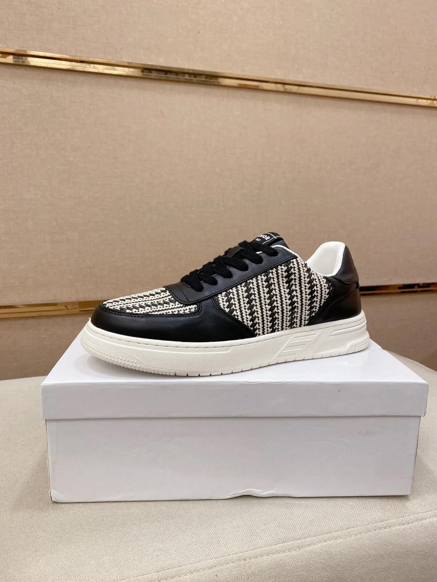 Men's men's shoes 💰 420💰🇮🇹🇮🇹Dior D new model is on sale at the same time, upper 🇮🇹Imported stretch fabric from Italy Fully imported sheepskin lining💪💪, completely 1⃣️ to 1⃣️🇮🇹💪💪, ⚠Sole: Original sole provided by the original factory, exclusive movable molded sole super comfortable, ⚠Original factory follow-up, 🔍🔍high quality, you can come in and out at will, welcome to compare⚠. Code number:38-44